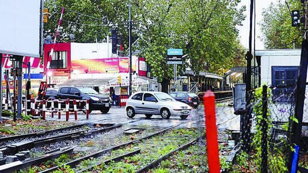 Frenan la obra de un t�nel en Balb�n y las v�as del tren Mitre