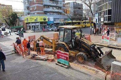 EN SAN ISIDRO AMPL�AN LA RED DE DESAG�ES