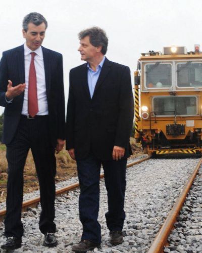 Randazzo de campa�a�. Prometi� un tren que unir� Mar del Plata con Buenos Aires en 4 horas�