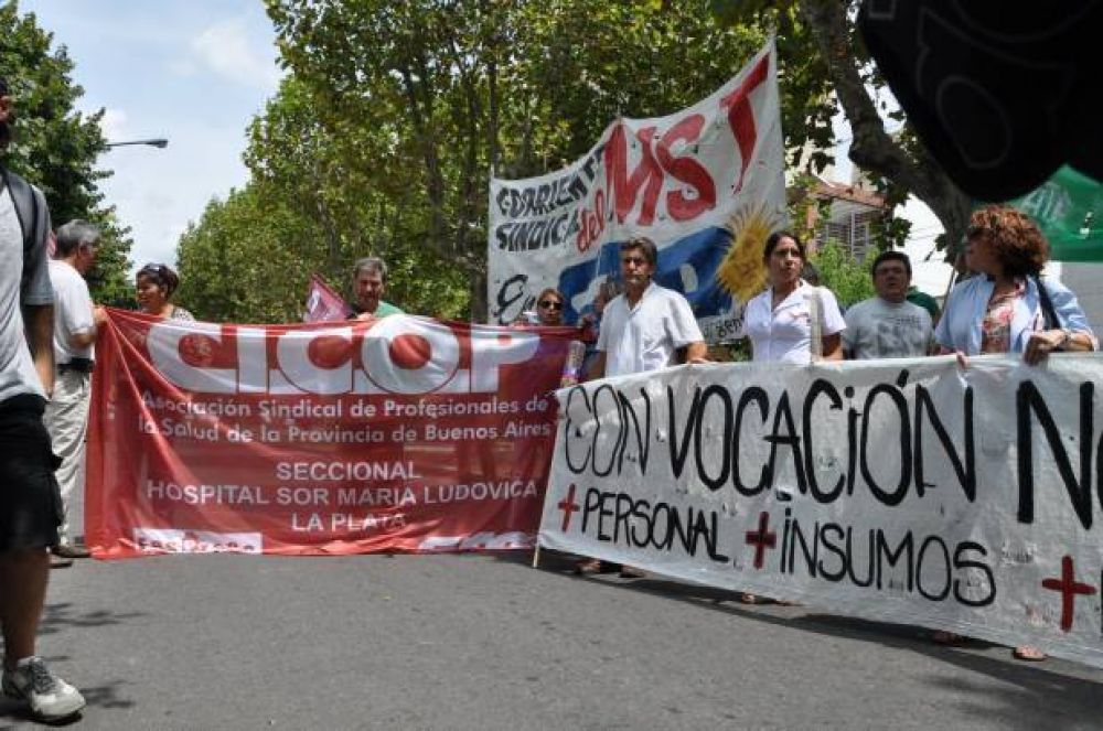 Profesionales de la salud vuelven hoy al paro en los hospitales