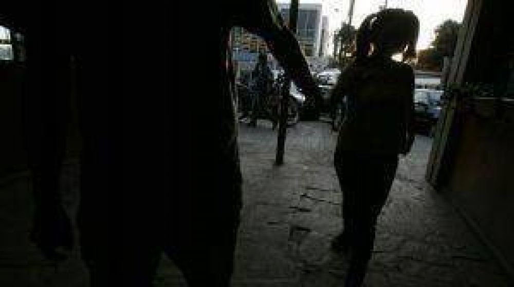 Atacaron a una nena de 12 a�os y la cortaron en un asalto