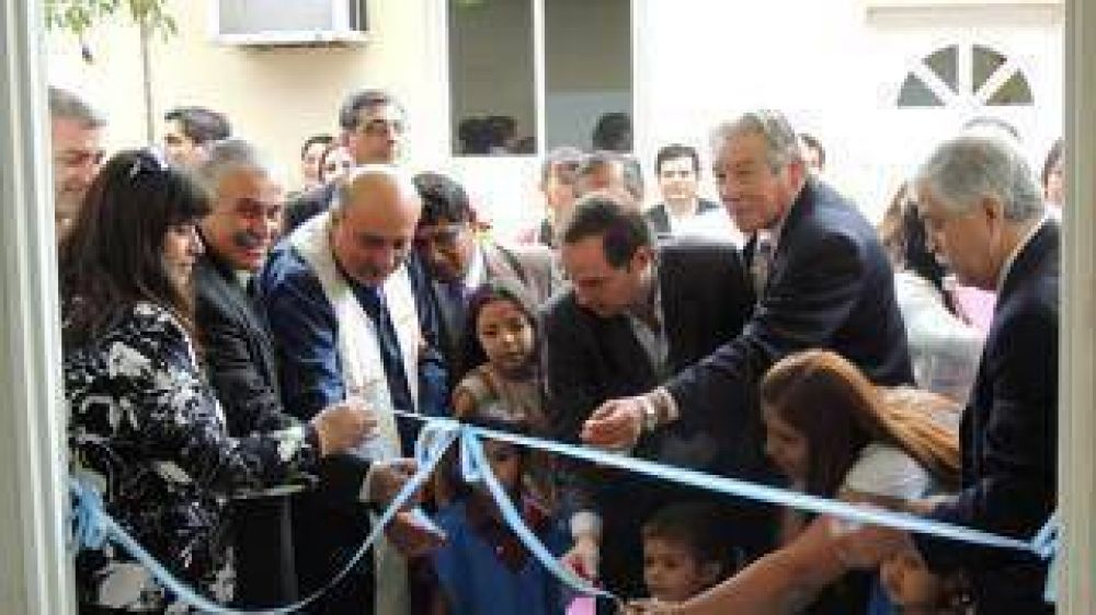 El vicegobernador inaugur� un jard�n maternal y sistema de consultas virtual en el Senado