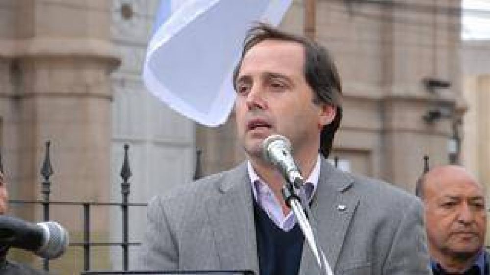 Mera: �Aburre hablar de pol�tica electoral�