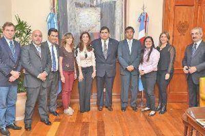 La gobernadora recibi� a la Asociaci�n de Magistrados y funcionarios judiciales