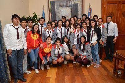 Delegaci�n de alumnos de Suncho Corral visitaron Casa de Gobierno