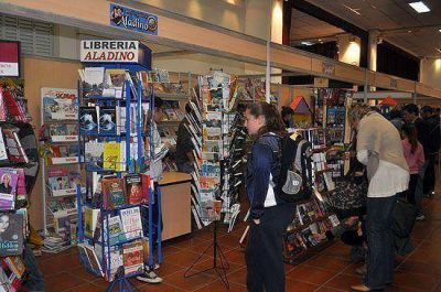 M�s de 3 mil personas ya pasaron por la Muestra de Libros