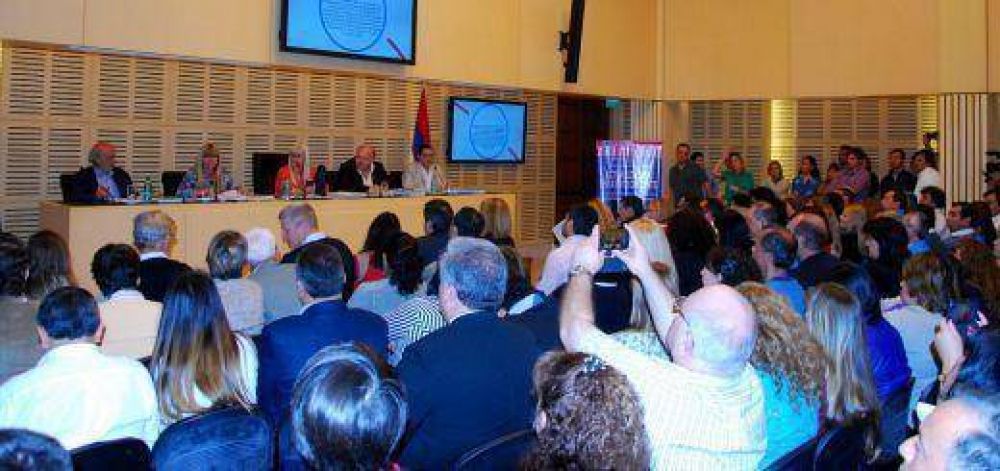 Con gran respaldo comenz� el debate de la reforma del Estatuto Docente