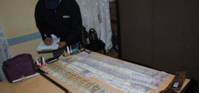 Apresan a dos sospechosos por el robo de 12 mil pesos de una casa