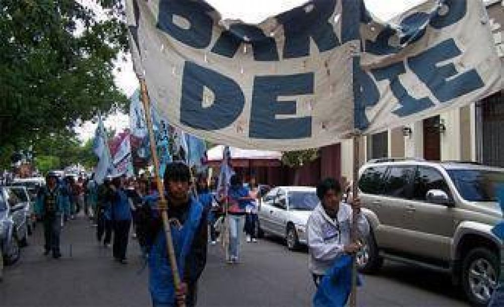 �Barrios de Pie� cortaron calles reclamando trabajos genuinos