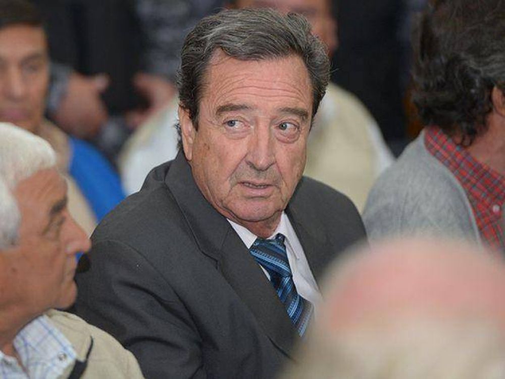 Romano contin�a con un cuadro de hipertensi�n y permanecer� internado a la espera de estudios
