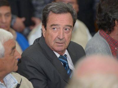 Romano contin�a con un cuadro de hipertensi�n y permanecer� internado a la espera de estudios