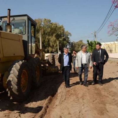 La Provincia realiza asfaltado en capital con fondos gestionados por el Gobernador
