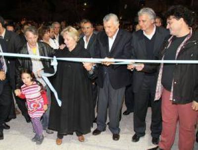 Con un teatro, cumplieron el sue�o de Oscar Kummel