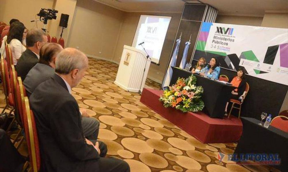 Con el ministro Alak y Gils Carb�, cierran las Jornadas Nacionales de Ministerios P�blicos