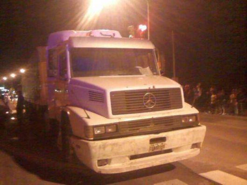 Septuagenario falleci� al ser atropellado por un cami�n en Maip� y Alta Gracia