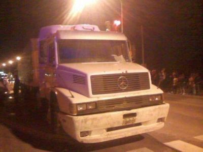Septuagenario falleci� al ser atropellado por un cami�n en Maip� y Alta Gracia