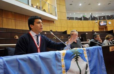 Hidrocarburos: Escobar impulsa una consulta popular