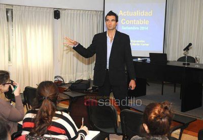 Se realiz� una capacitaci�n sobre actualizaci�n contable 2014