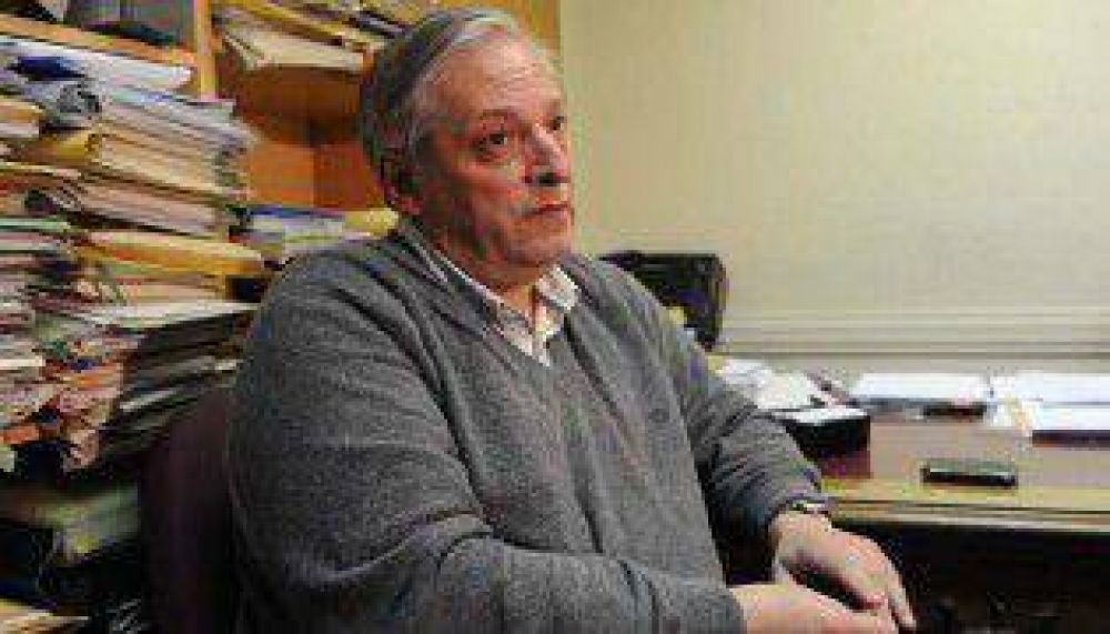 Un ex legislador porte�o, desbocado en las redes sociales