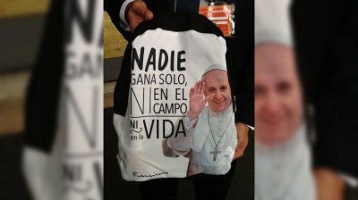 El papa Francisco destac� una iniciativa solidaria de j�venes de un sindicato argentino