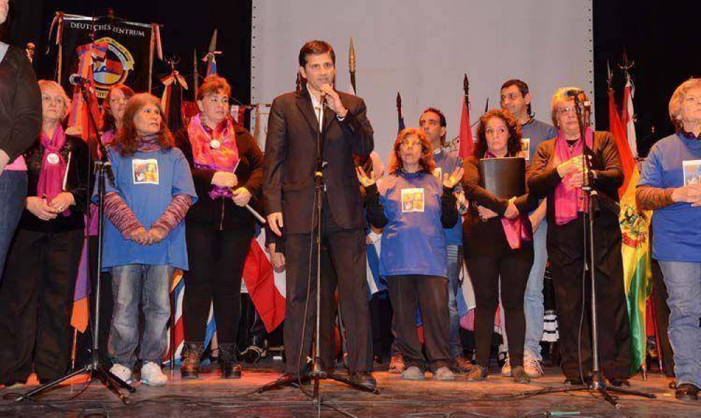 LOS INMIGRANTES FESTEJARON SU D�A