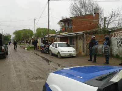 Atacaban a vecinos para usurpar sus casas y vender droga