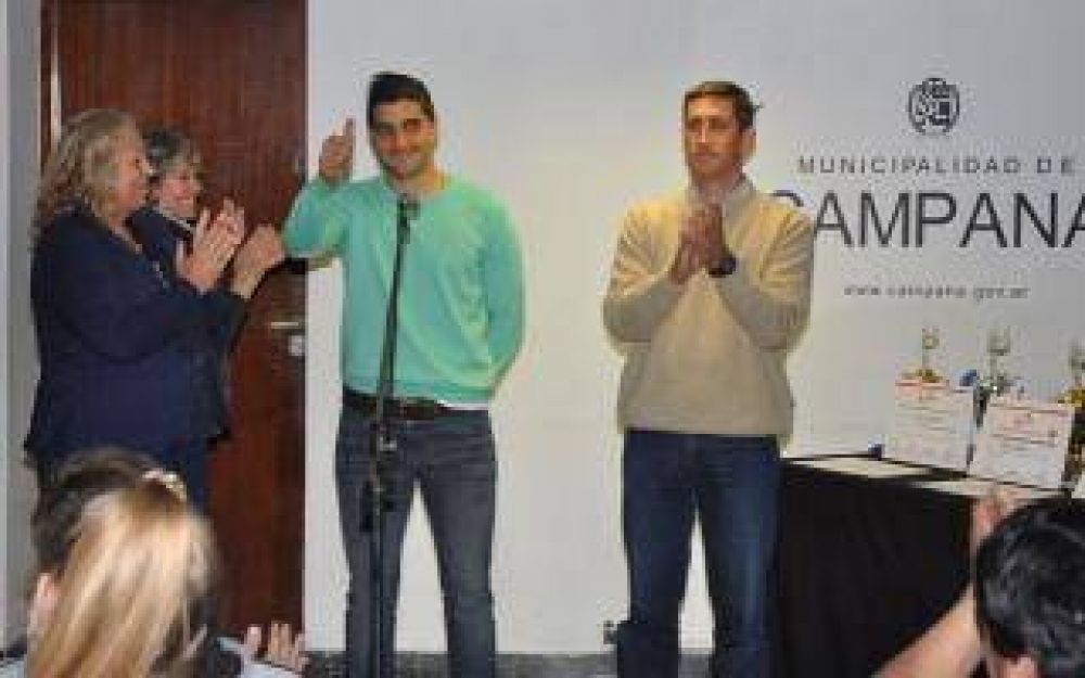 Campana: Intendenta Giroldi y Nicol�s Blandi reconocieron a j�venes deportistas