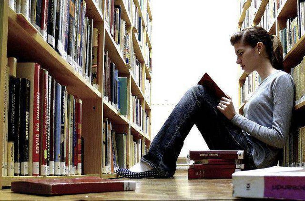 Casi medio mill�n de pesos en libros para bibliotecas municipales