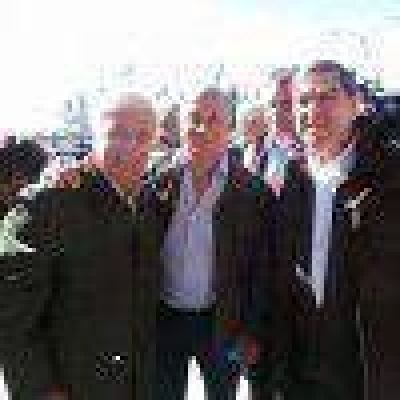 VENEGAS, JUNTO A DE LA SOT