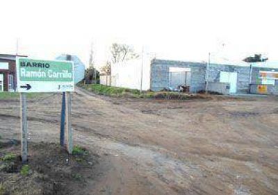Vecinos del barrio Ram�n Carrillo reclaman cloacas, gas natural y luminarias en las calles