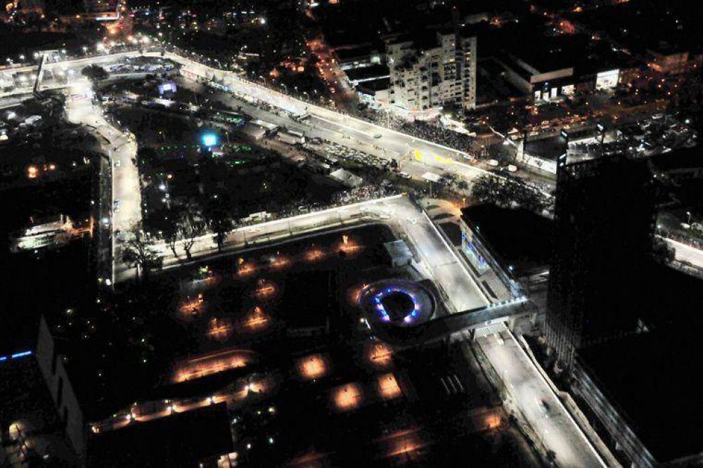 Postales de la fiesta nocturna del S�per TC2000