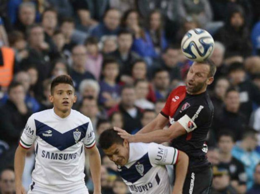 Con poco brillo, Newell's consigui� un punto de oro de visitante ante V�lez