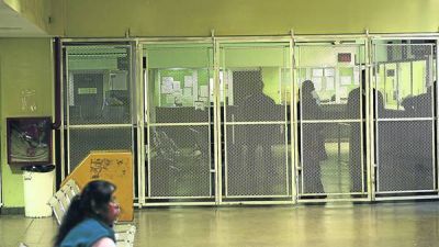 Hospitales p�blicos porte�os y m�dicos en riesgo: denuncian una agresi�n cada 24 horas