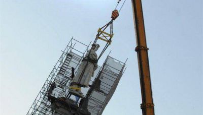 Avanza el debate sobre el destino de la estatua de Cristobal Col�n