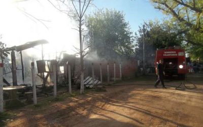 Incendio total en una vivienda