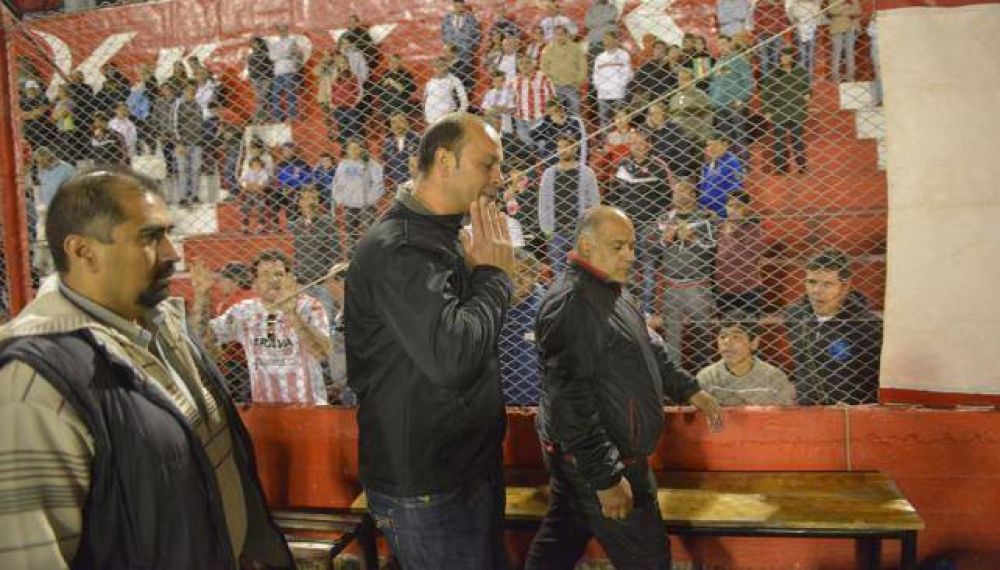 Daniel Jim�nez sigue siendo el entrenador de Instituto
