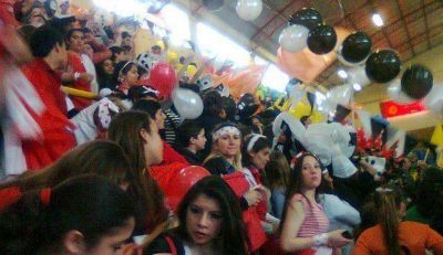 El Equipo Rojo gan� la Fiesta del Color