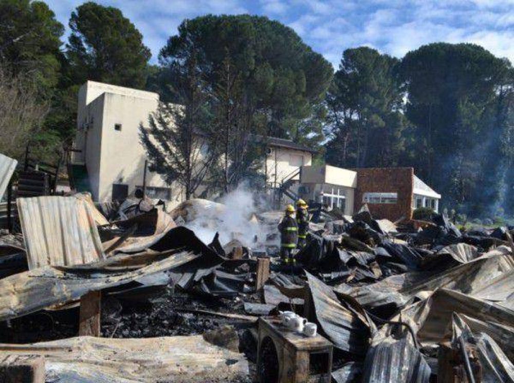 Un Restaurante desapareci� tras un incendio en Villa Ventana