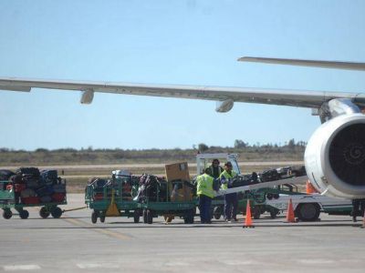 Investigan a una banda de �abrevalijas� local con conexi�n en el aeropuerto porte�o