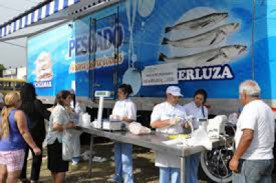 Llegan camion de Pescado y L�cteos Populares