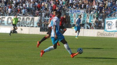 Gimnasia prolong� su gran momento en casa