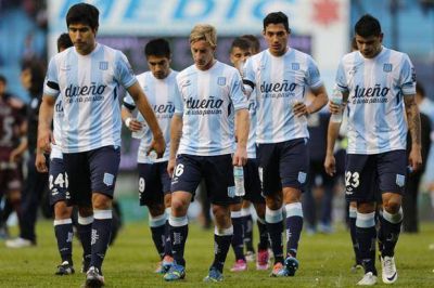 Racing no dio muestras de recuperaci�n y volvi� a perder: fue 3 a 1 ante Lan�s