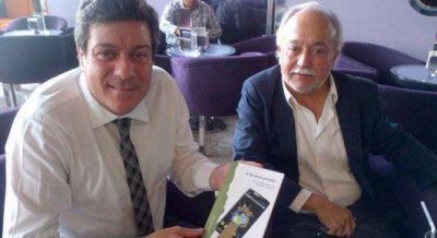 Mariotto analiz� el rol de los medios con el acad�mico mexicano Orozco Gomez