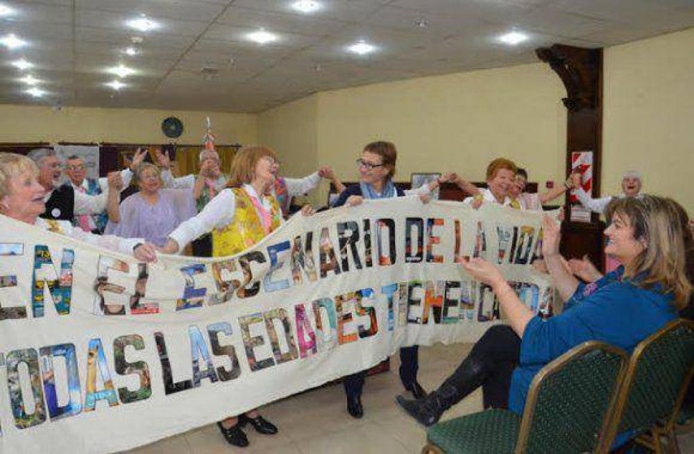 R�os anunci� la compra de colectivos para el traslado de delegaciones fueguinas