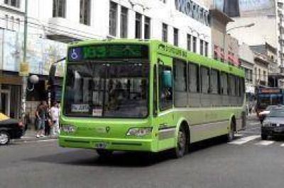 Trabajadores de siete l�neas de colectivos del oeste del conurbano realizan paro por mejoras laborales