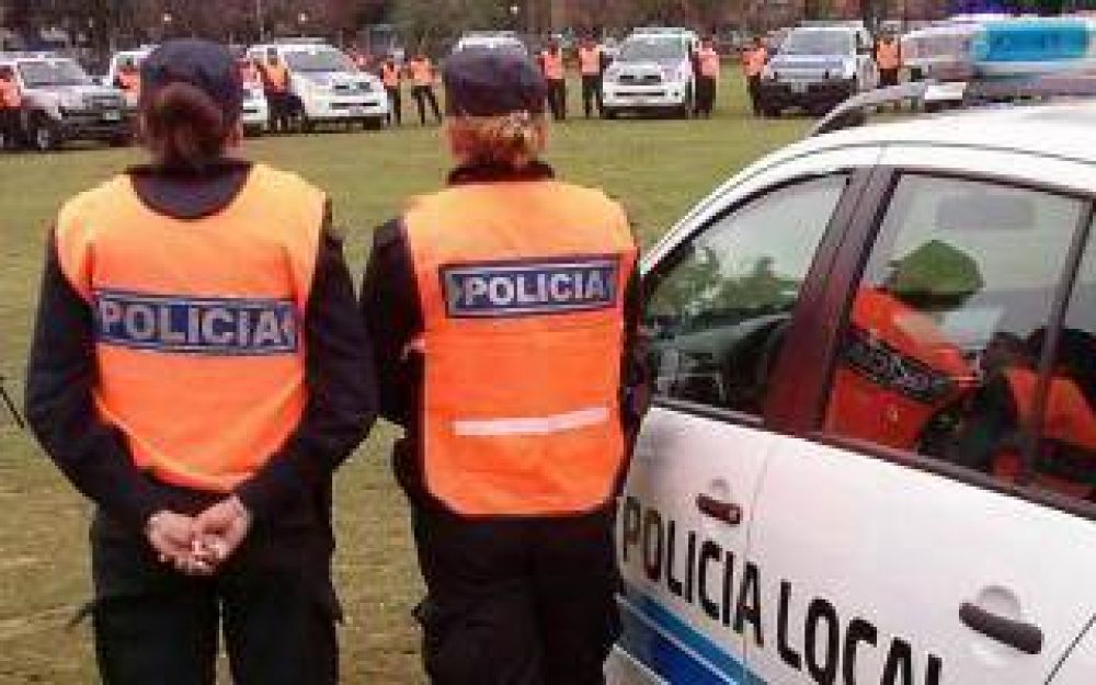 Polica Comunal: Scioli firm adhesin con Presidente Pern