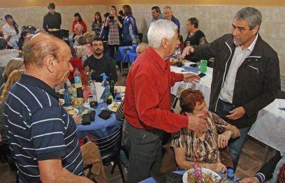 Avellaneda: Jorge Ferraresi visit� distintas entidades locales