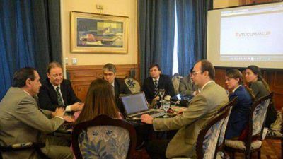 Alperovich explic� a j�venes los beneficios del bioetanol