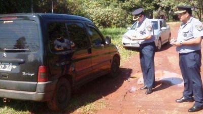 Recuperaron un auto que hab�a sido robado en Itaembe Min�