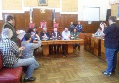 La Comisi�n Investigadora solicit� remover a Baragiola de la presidencia del Concejo Deliberante